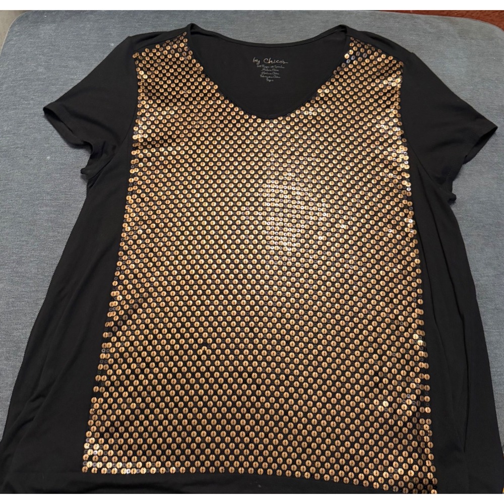Chicos Womens Black V-Neck T-Shirt Bronze‎ Sequin Front Panel Size 2 Large
